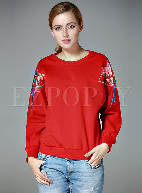 Loose Embroidery O-neck Pullover Sweatshirt