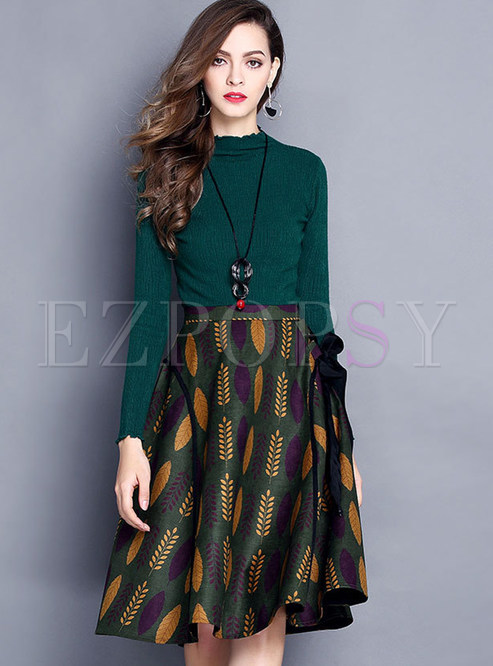 Brief Pure Color Sweater & A-line Print Skirt Suits