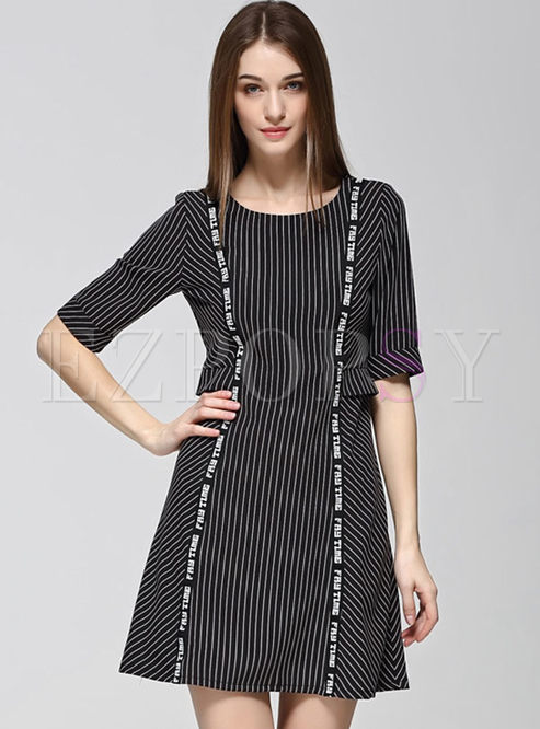 Stylish Half Sleeve Stripe O-neck Skater Dress