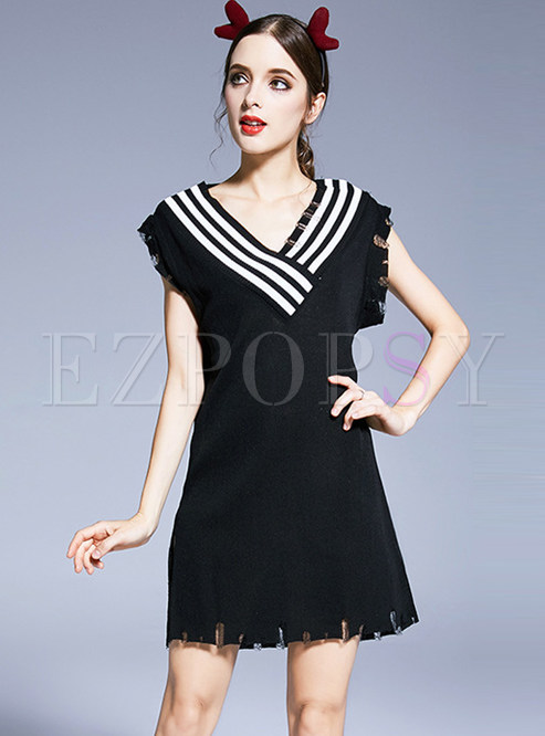 Stylish Loose V-neck Black Knitted Dress