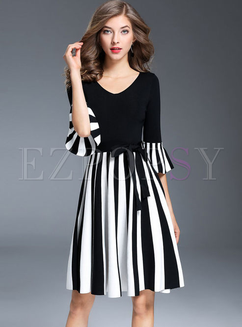 Striped Splicing Knitted Flare Sleeve Skater Dress