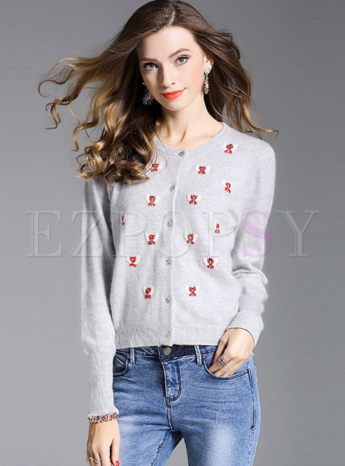 Cute Single-breasted Embroidery Long Sleeve Sweater