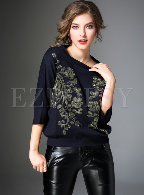 Causal O-neck Three Quarters Sleeve Embroidered T-shirt