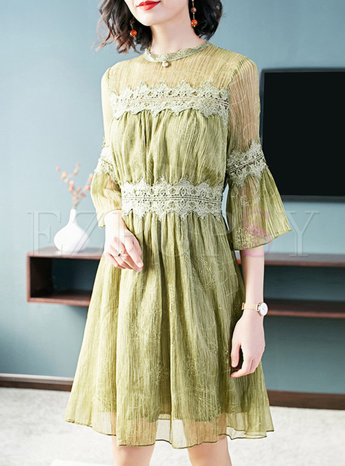 Green Lace Splicing Flare Sleeve Skater Dress