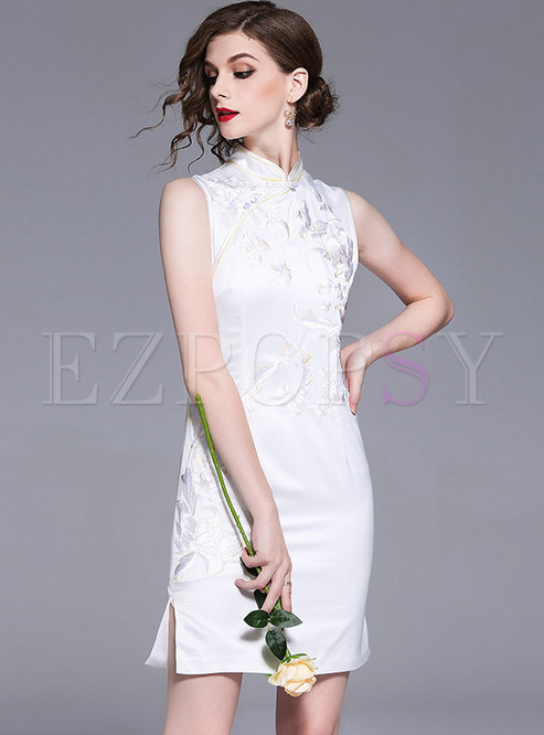 White Ethnic Embroidery Stand Collar Sheath Dress
