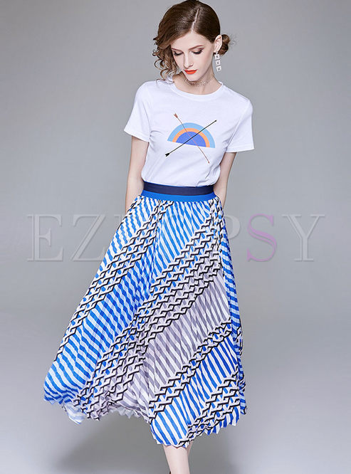 White Print T-shirt & Blue Striped A Line Skirt