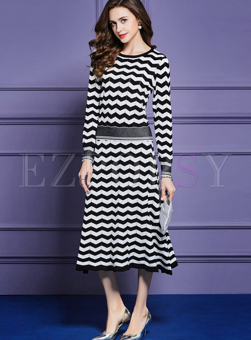 Fashion Wave Striped Top & Big Hem Knitted Skirt