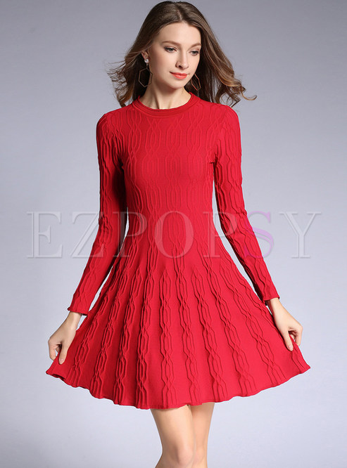 Red Crew-neck Textured High-rise Pleated Knitted Dress 