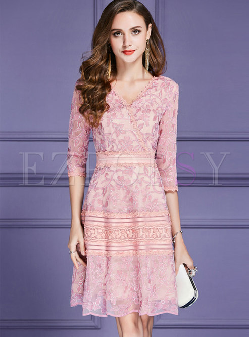 Sweet Pink V-neck Lace Stitching Knee-length Dress