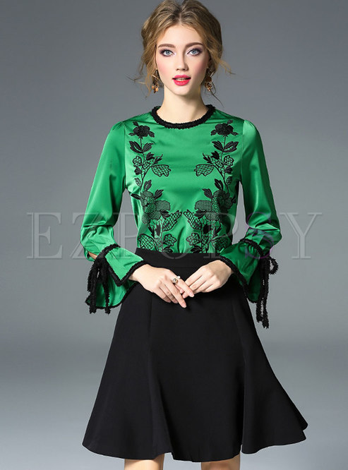 Chic Embroidered Flare Sleeve O-neck Blouse