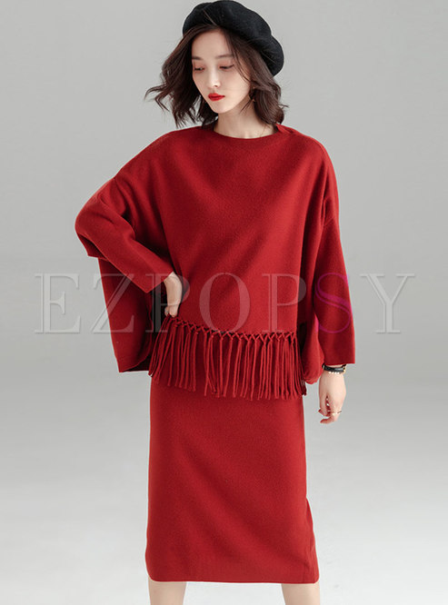Red O-neck Tassel Patch Loose Sweater & Slit Sheath Skirt