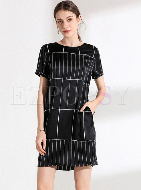Stylish O-neck Short Sleeve Vertical Stripe Dress