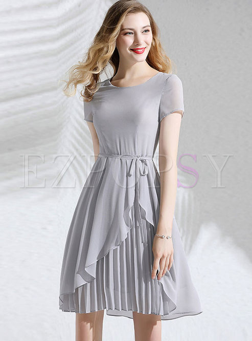 Brief Solid Color O-neck Splicing Pleated Dress