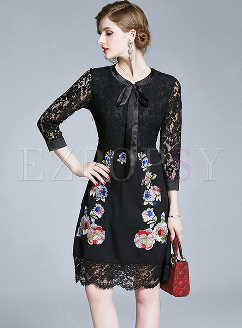 Lace Crew Neck Bowknot Embroidered Skater Dress