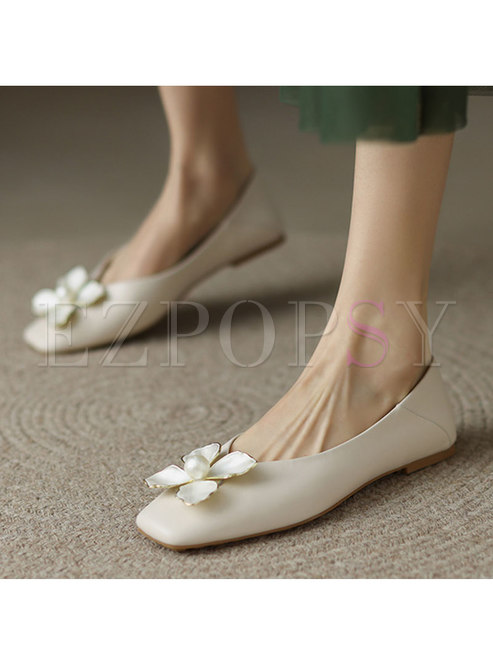 Square Toe Flower Pearl Design Loafers