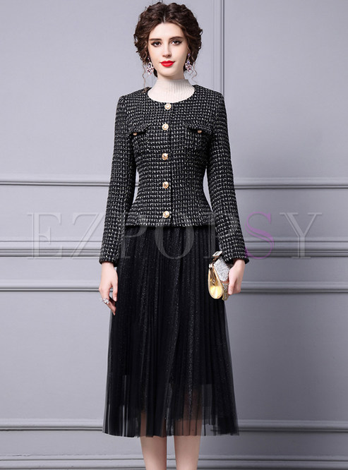 Glamorous Tweed Single-Breasted Coats & Big Hem Tulle Skirts