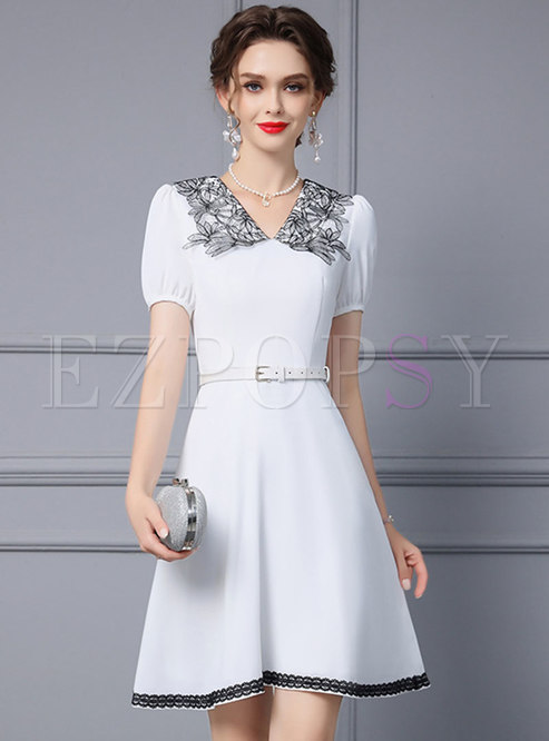 Minimalist Contrasting Lace Collar With Belt Skater Dresses