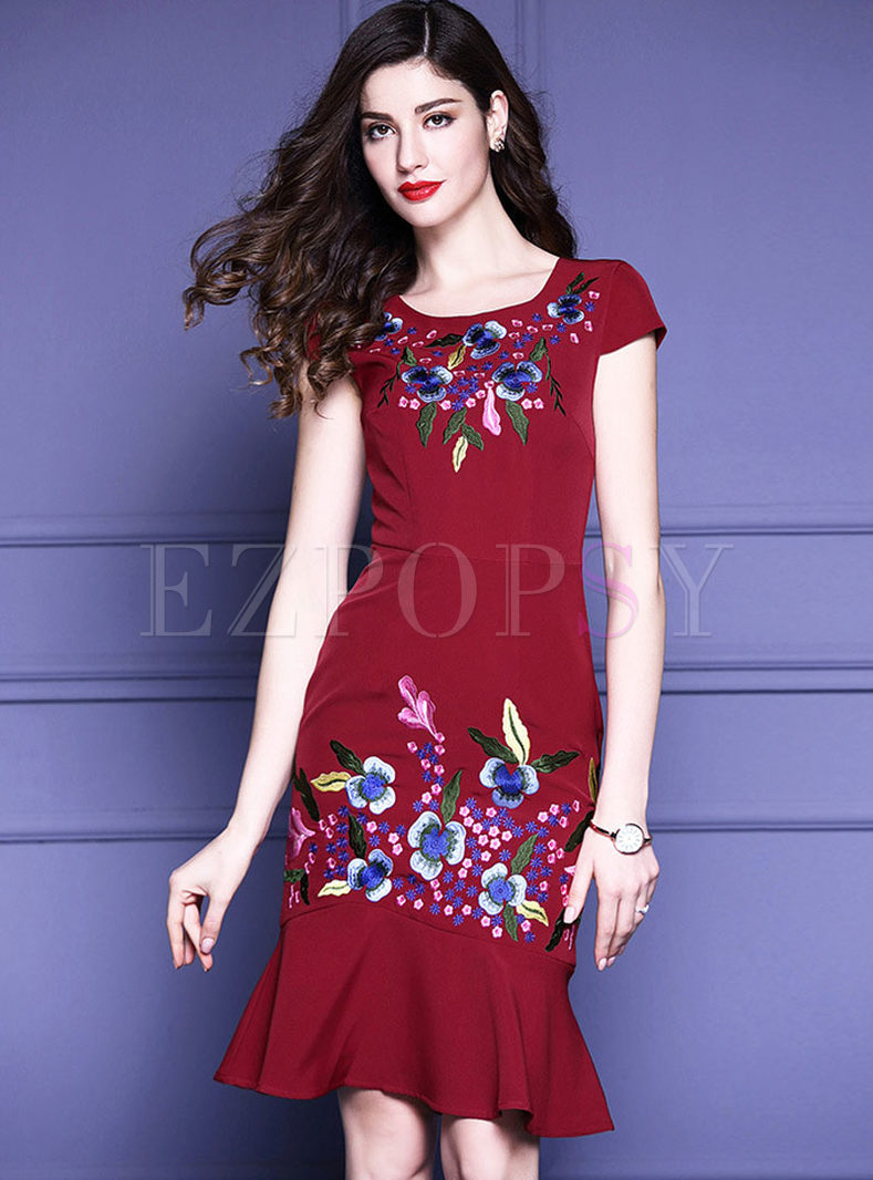 Elegant Embroidered Short Sleeve Slim Bodycon Dress
