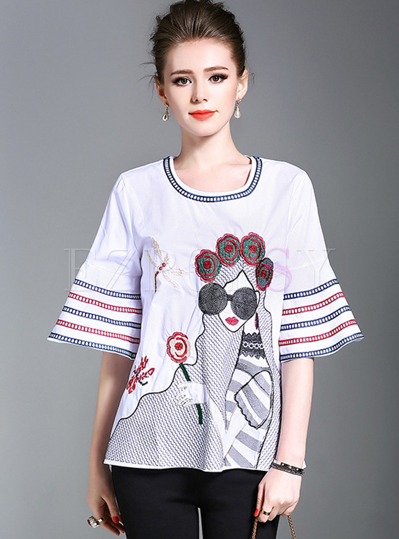 Beauty Embroidered Flare Sleeve Loose T-shirt