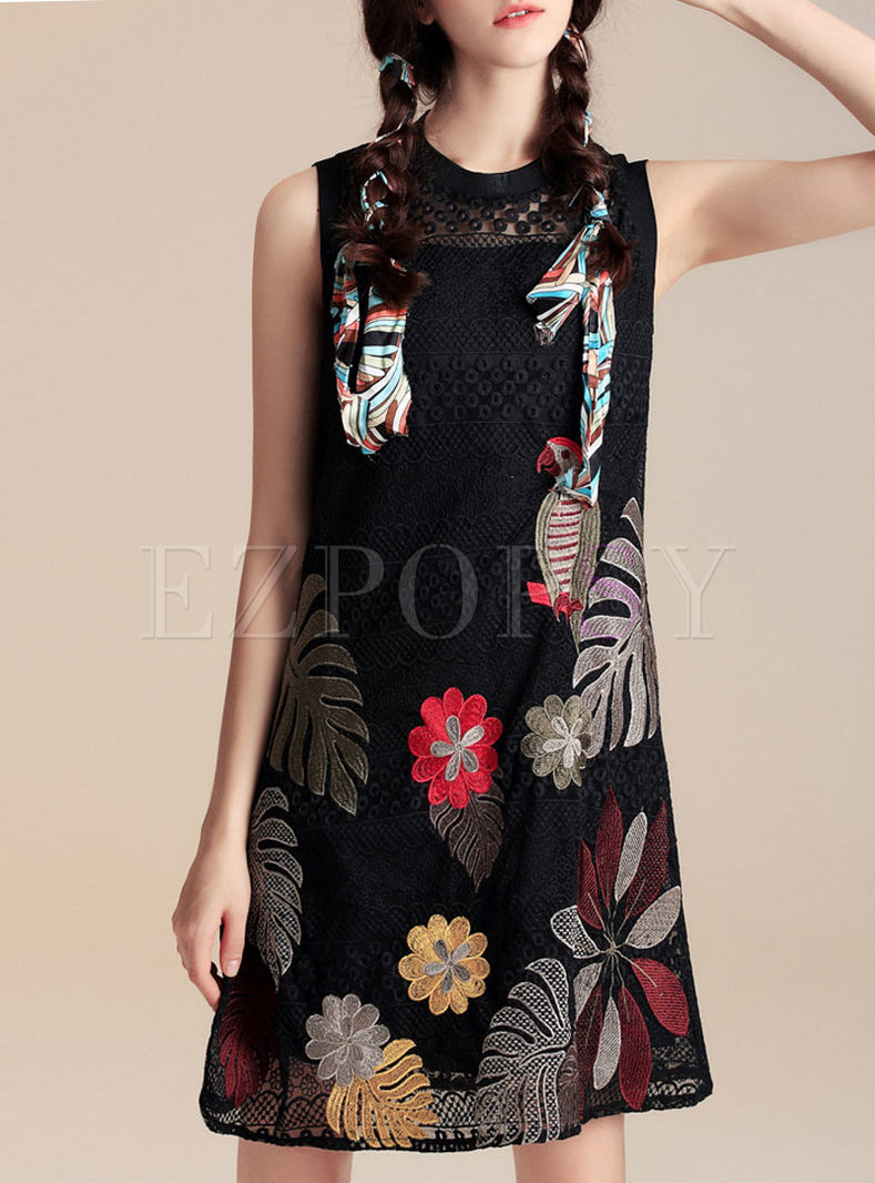Sexy Embroidered Parrot Loose Sleeveless Shift Dress 