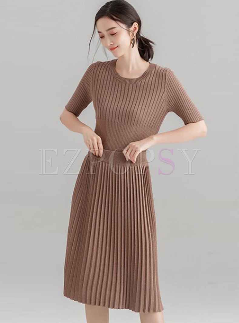 Pure Color O-neck Knitted T-shirt & Pleated Skirt