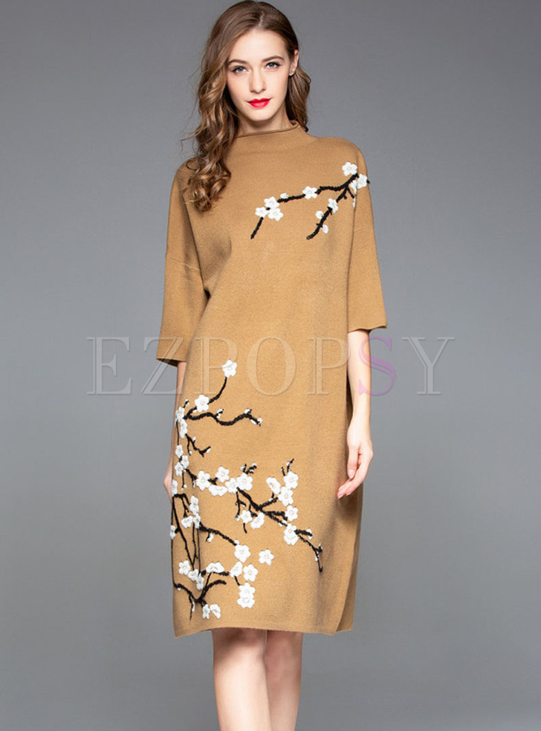 Fashion Camel Three Quarters Sleeve Embroidered Knitted Dress