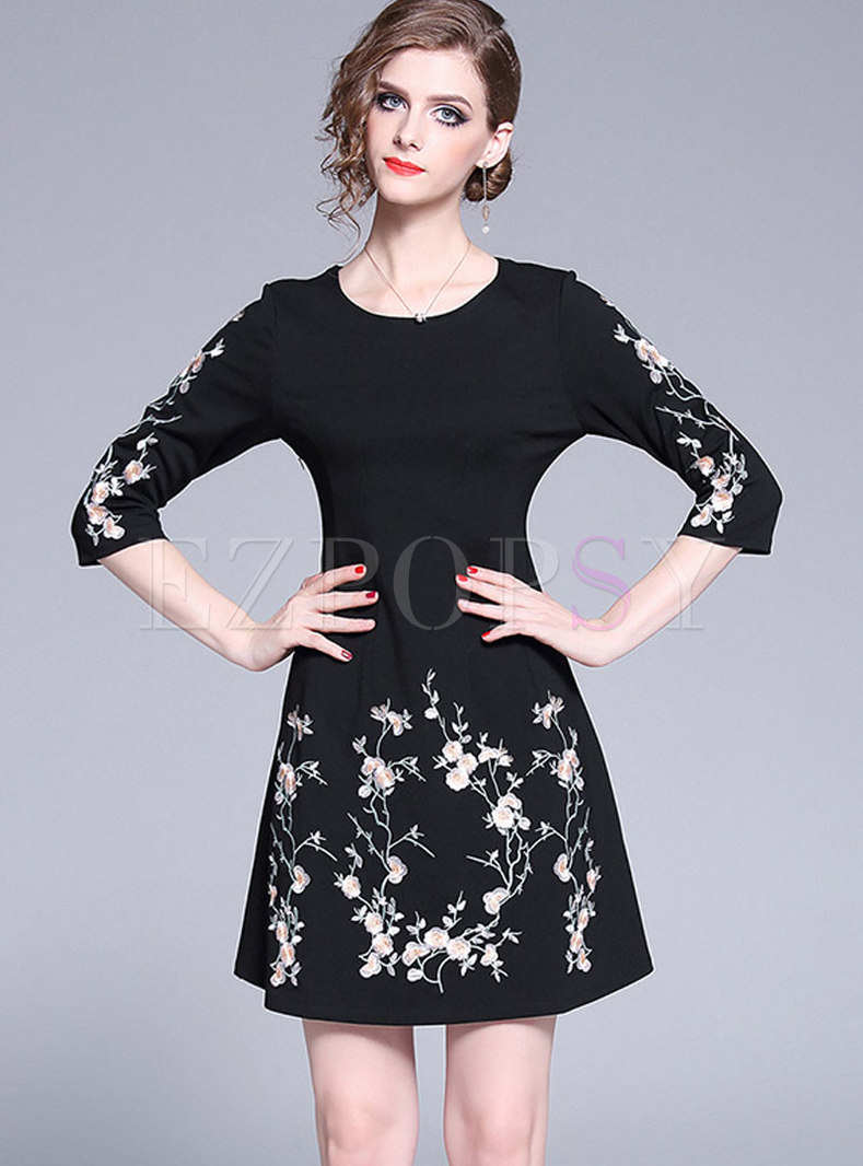 Autumn Elegant Black Embroidered Waist Dress