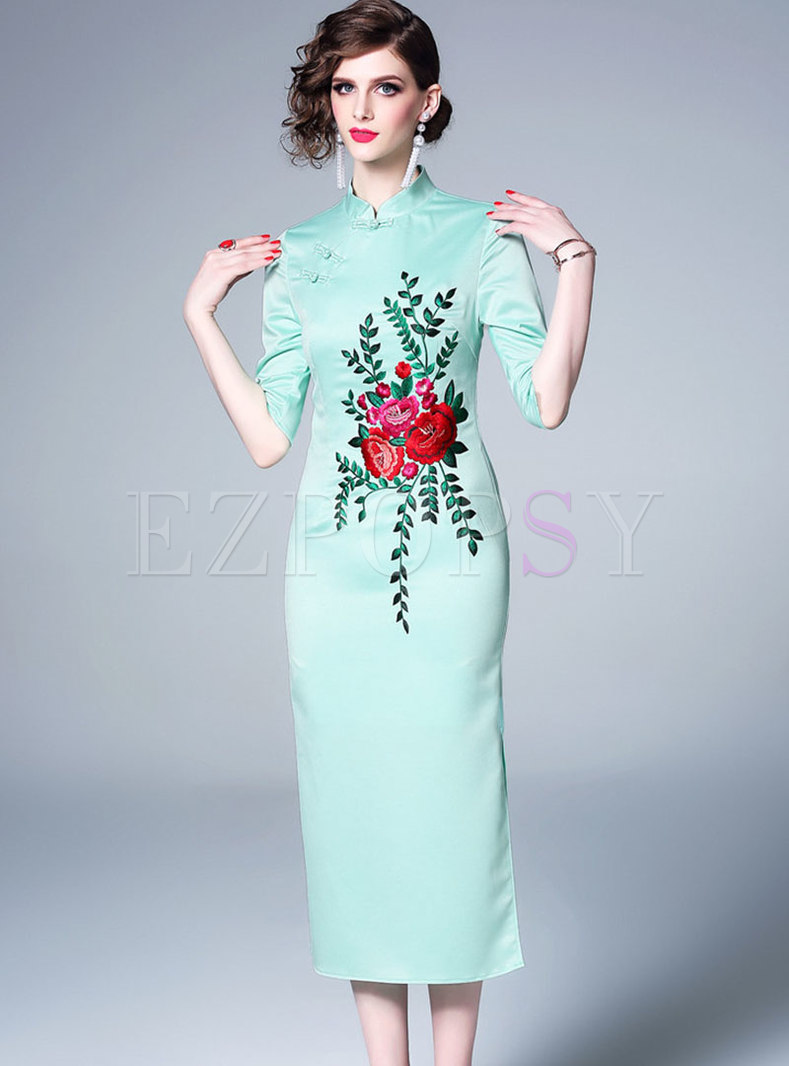 Vintage Stand Collar Embroidered Side-slit Bodycon Dress