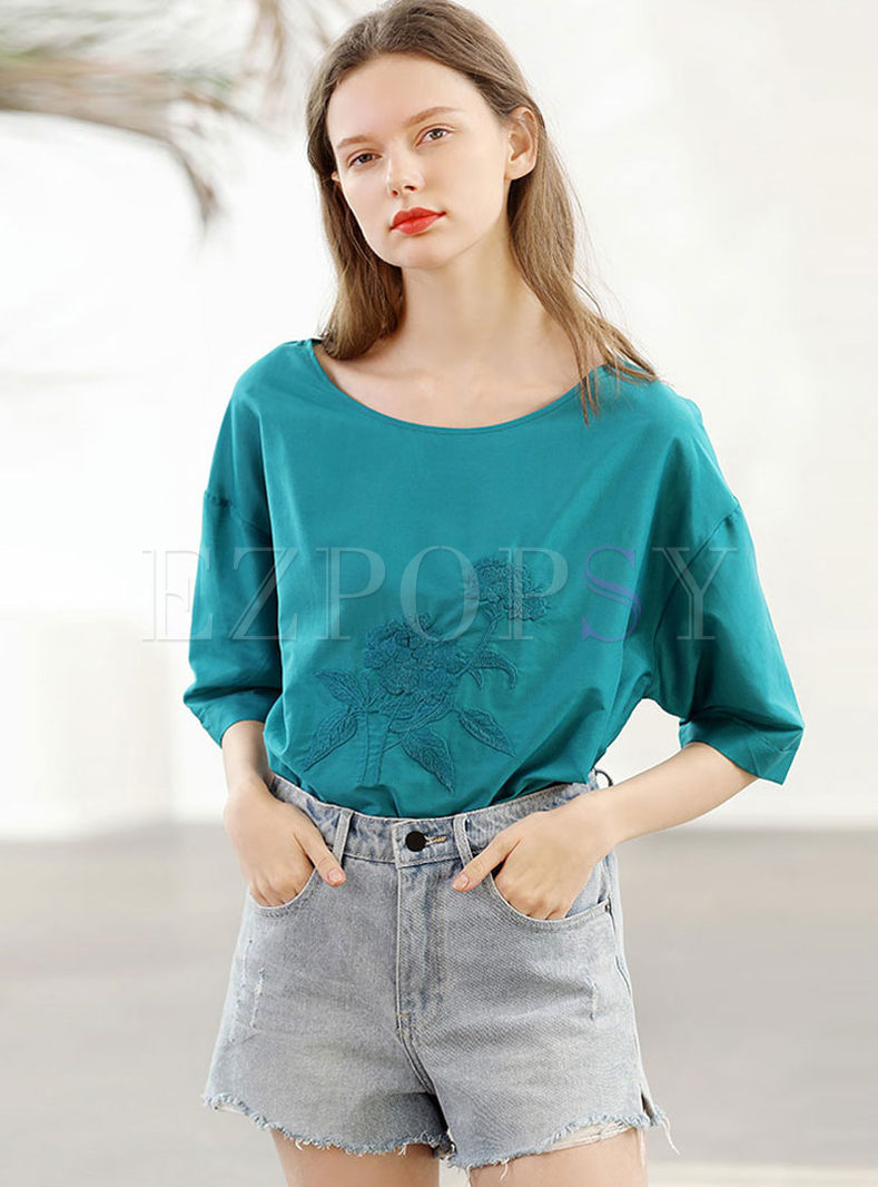 Brief O-neck Half Sleeve Embroidered T-shirt