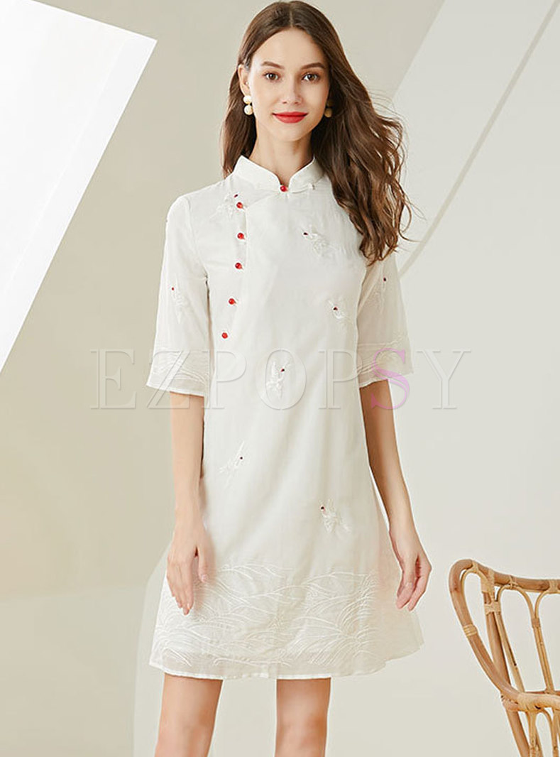 Vintage White Stand Collar Embroidered Shift Dress