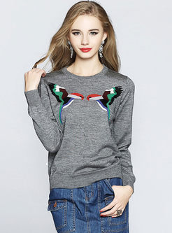 Solid Embroidery Pullover Sweatershirt 