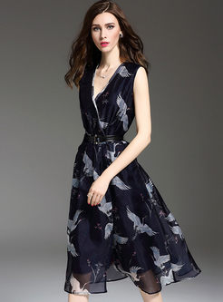 Elegant Swan Print V-neck High Waist Dress