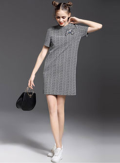 Brief Loose Bird Embroidery Shift Dress