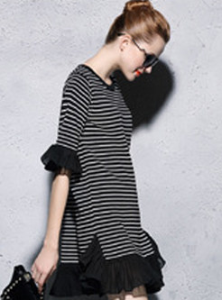 Stripe Matching Falbala Knitted Dress