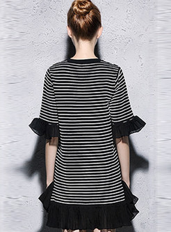 Stripe Matching Falbala Knitted Dress