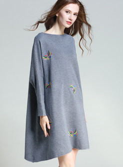 Casual Loose Embroidered O-neck Wool Knitted Dress