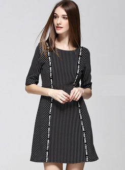 Stylish Half Sleeve Stripe O-neck Skater Dress