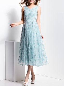 Elegant V-neck Sleeveless Floral Mesh Maxi Dress
