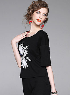 Brief Half Sleeve Embroidery T-shirt