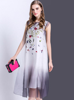 Cute O-Neck Sleeveless Embroidery Dip-Dyed Shift Dress