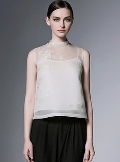 Brief Embroidery Sleeveless Stand Color T-Shirt