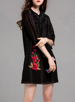 Brief Embroidery Three Quarters Sleeve Shift Dress