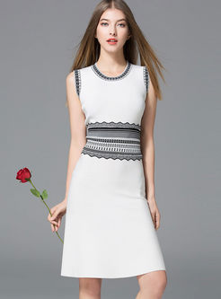 Brief Sleeveless Hit Color Nipped Waist Knitted Dress