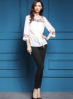 Chic O-neck Lace-up Embroidery T-shirt
