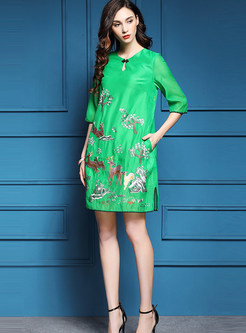 Brief Loose Half Sleeve Embroidery Shift Dress