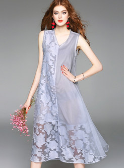 Fashion V-neck Embroidery Sleeveless Shift Dress