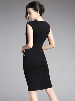 Black Asymmetric Buttoned Sleeveless Slim Dress
