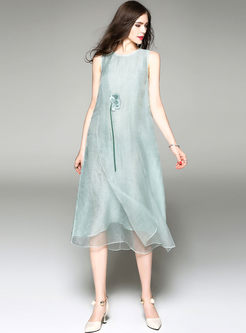 Brief O-neck Sleeveless Embroidered Loose Shift Dress