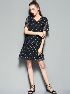 Sexy V-neck Hollow-out Short Sleeve T-short Shift Dress