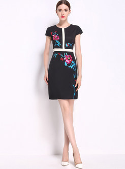 Embroidered Slim Short Sleeve Bodycon Dress